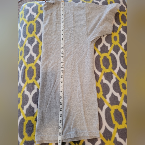 CHAMPION Large Tee - Picture 3 of 6